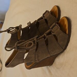 Melrose And Market Strappy wedge sandles  6